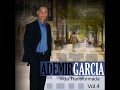CANTOR ADEMIR GARCIA CANTANDO A MÚSICA MUNDO DE FANTASIA DO SEU 4º CD