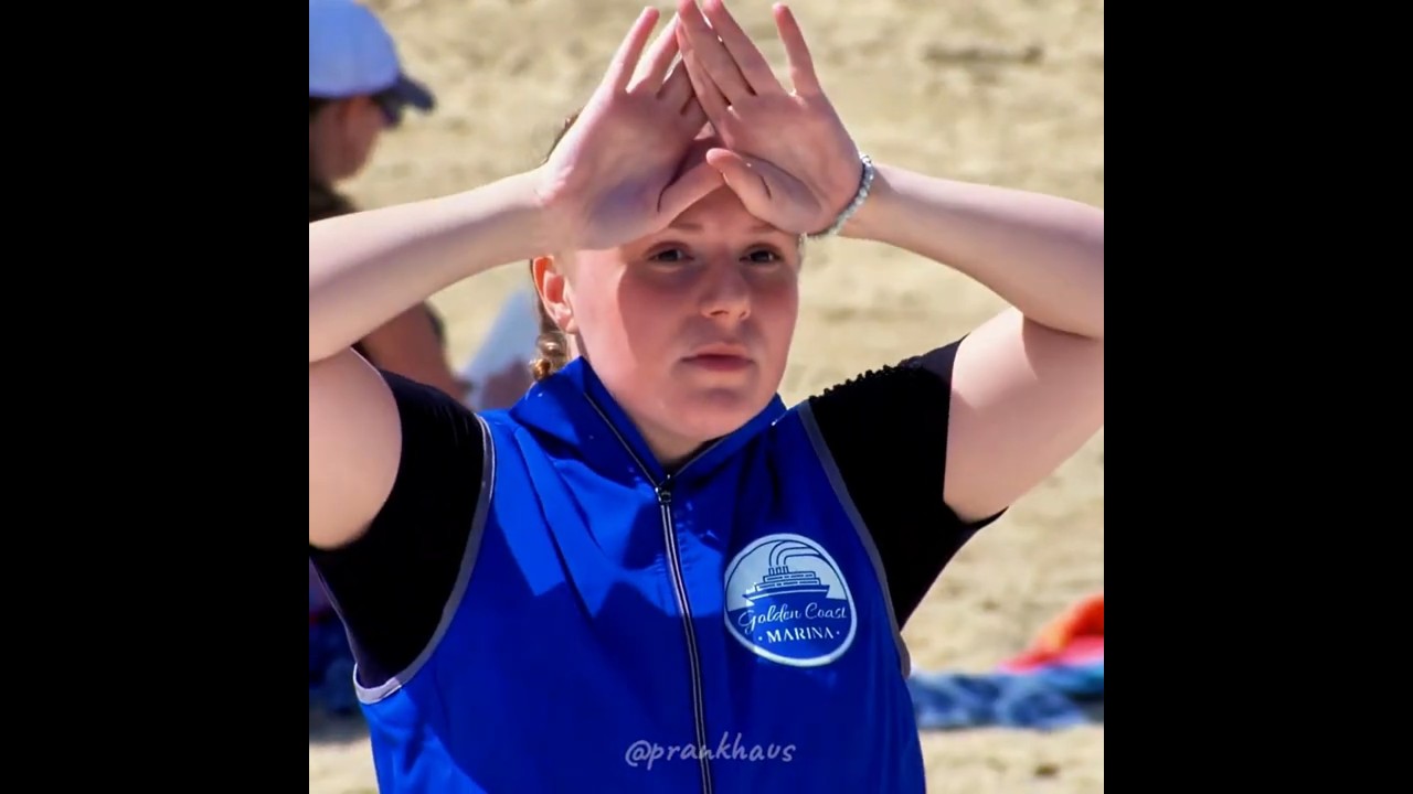 A real mermaid? Extended cut #shorts #magic #prank 🧜‍♀️✨