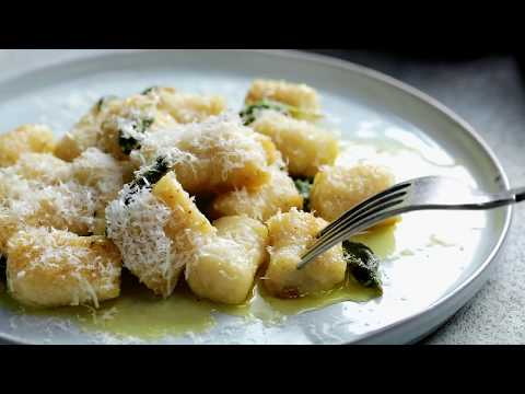 Βίντεο: Πώς να φτιάξετε Fontina Gnocchi