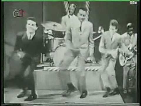 <p>Joey Dee &amp; the Starliters perform &quot;Peppermint Twist,&quot; back in the &#x27;60s.</p>