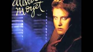 Video voorbeeld van "Alison Moyet - Love Resurrection (1984)"