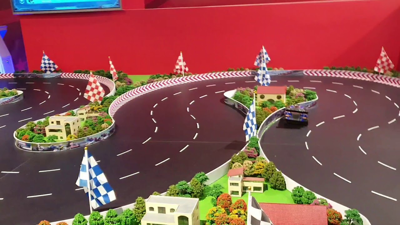 Renbaan by Hamleys Fourways