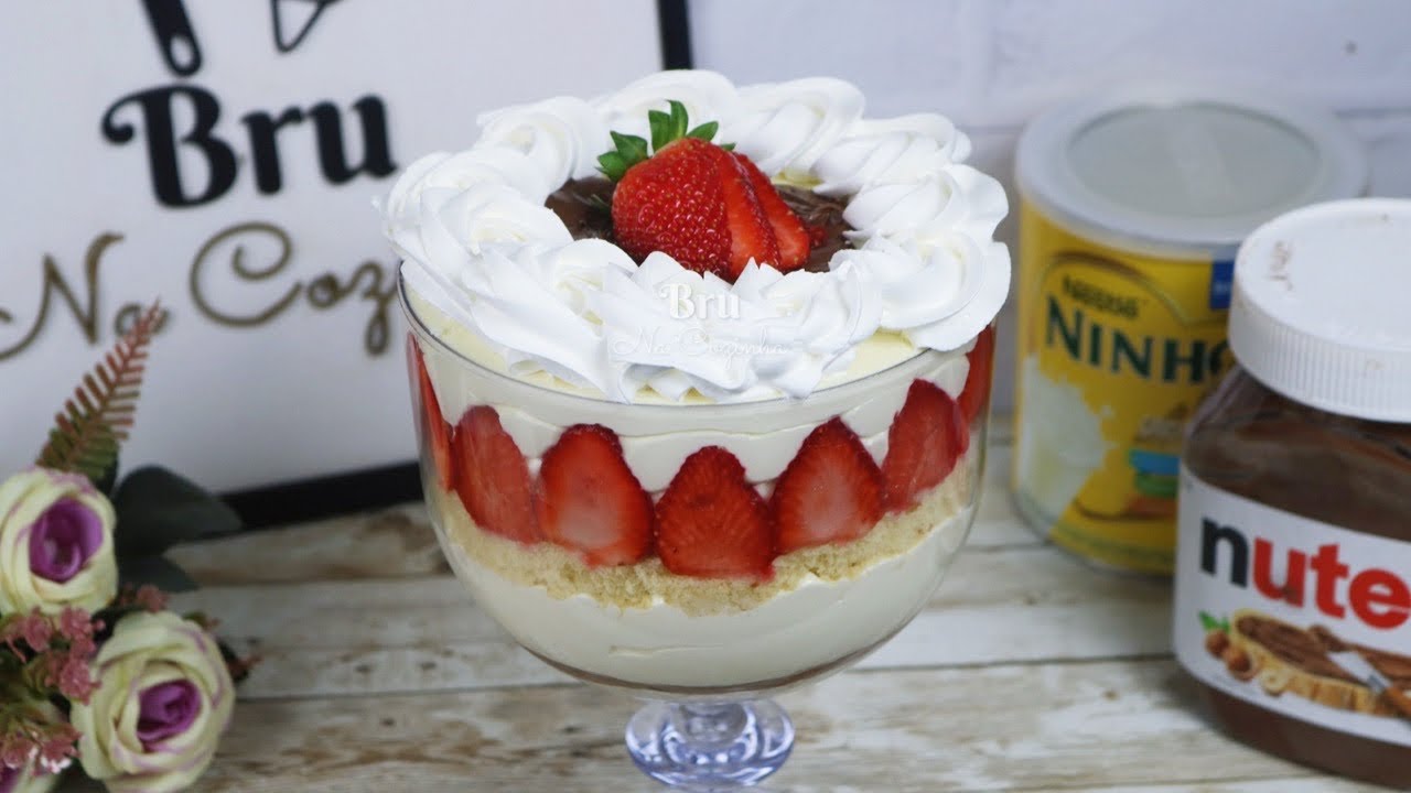 SOBREMESA DE NATAL - TAÇA SURPRESA LEITE NINHO COM NUTELLA E MORANGOS | Bru na Cozinha |