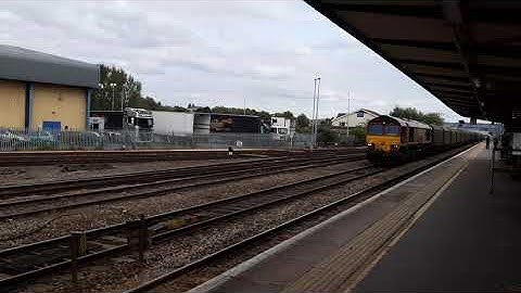Noisy Class 66 Blasts It Out Of A Signal