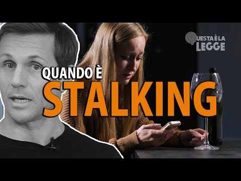 Video: Come individuare il comportamento di stalking comune (con immagini)