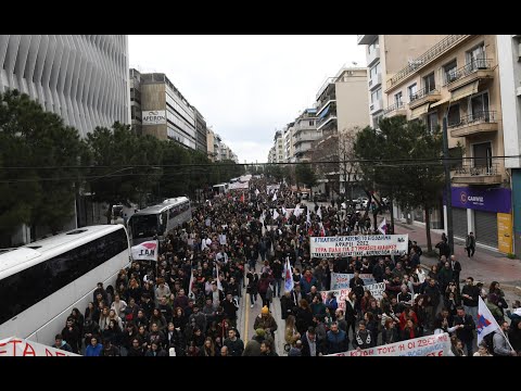 Πορεία μπροστά από τα γραφεία της Hellenic Train