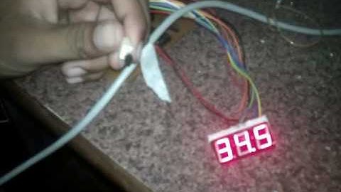 temerature sensor with seven segment  indicator using Atmel atmega16 avr.wmv