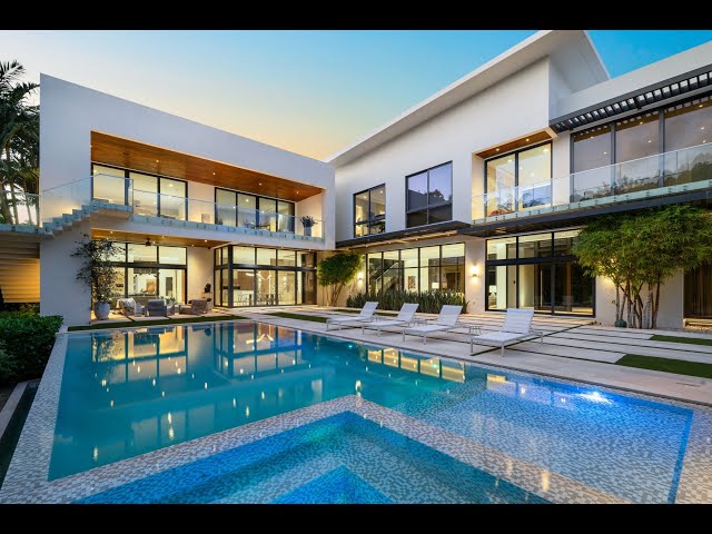 The Jills Zeder Group presents 4780 Southwest 86th Terrace, Miami