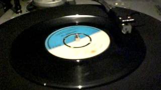 Miniatura del video "JUSTIN HINDS & THE DOMINOES - EVERYWHERE I GO  ( EARLY REGGAE )"