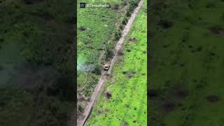 💥 Ukrainian drone ambushes unsuspecting Russian tank screenshot 1