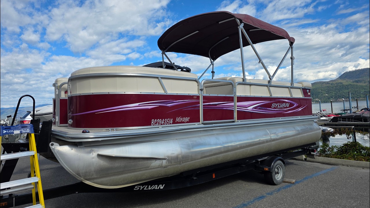 ⁣2011 Sylvan 820 - 90HP Efi Mercury 4 stroke OB