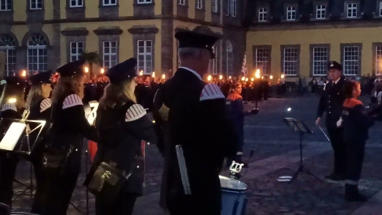 Zapfenstreich Bad Arolsen / 150 Jahre Feuerwehr/ Spielmanns und Musikzug Adorf