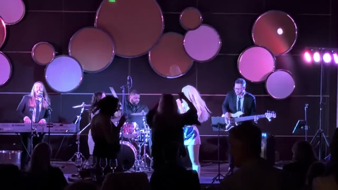 Mamma Mia | ABBA | Ft: Jessica Kelly & Chelsea Faulds (cover)