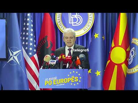 Ali Ahmeti iu përgjigjet gazetarëve