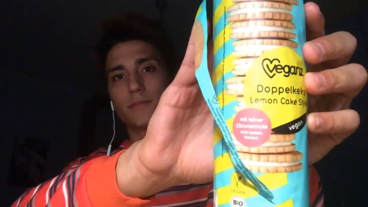 ASMR ITA | MANGIO UN BISCOTTO VEGANO 😱😱 eating sound