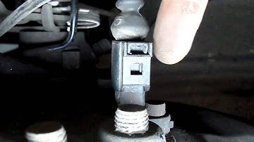 VW Caddy Repair Tips: How to remove the wheel sensor connector?