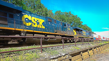 2 Big Fast CSX Trains Meet in 4K Ultra HD Video