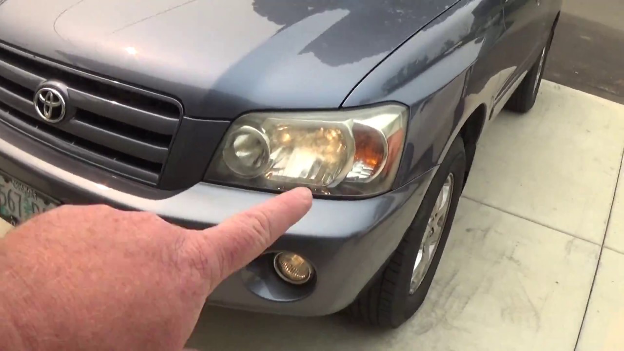 2007 Toyota Highlander parking light - YouTube