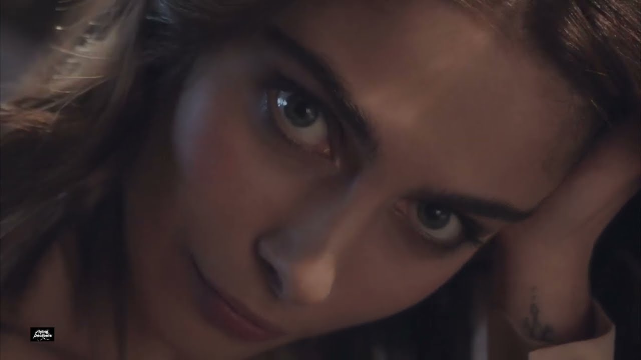 Flying Decibels - COLD (Official Video) auf YouTube ansehen Flying Decibels - COLD (Official Video) auf YouTube ansehen