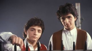 David et Jonathan Est ce que tu viens pour les vacances (clip HD)