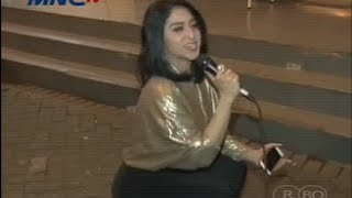 Booming Lagu Sakitnya Tuh Di Sini Dan Goyangan 'Sampai Bawah Dan Digergaji' Dari Dewi Perssik