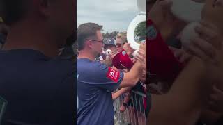 Mariners Cal Raleigh “The Big Dumper” signs toilet seat at Little League Classic #mlb #shorts
