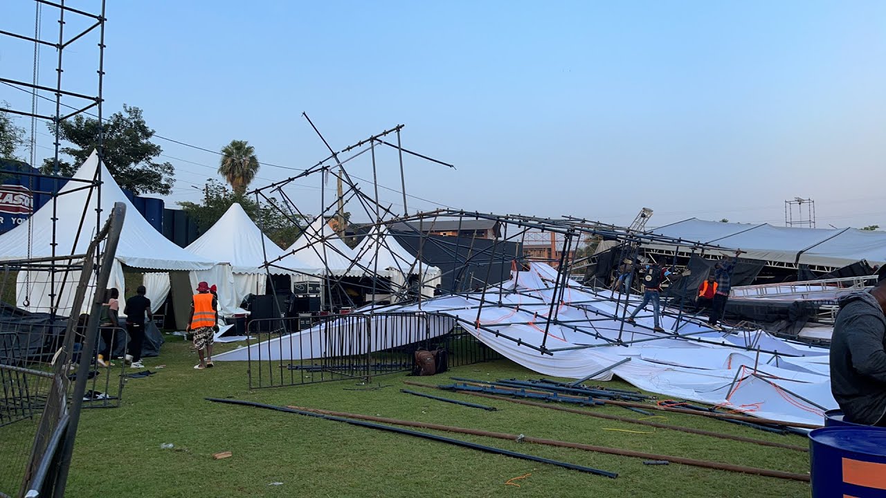 HAPPENING NOW GWANGA MUJJE STAGE COLLAPSED AT JOSE CHAMELEON CONCERT happening-now-gwanga-mujje-stage-collapsed-at-jose-chameleon-concert
