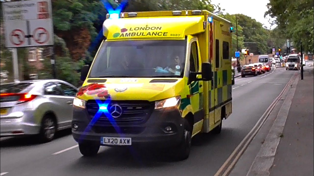 London LAS Ambulance Responding - YouTube