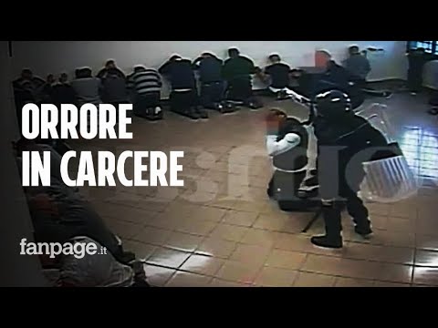 Il video delle violenze nel carcere di Santa Maria Capua Vetere: “Mi hanno urinato addosso”