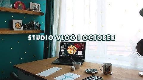 STUDIO VLOG OCTOBER | PACKING PATREON AWARDS, PAINTING CLIENT WORK
