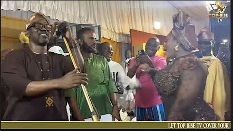 WUMI TORIOLA FEELS PASUMA ON STAGE AS SHE DANCE TO HIS MUSIC