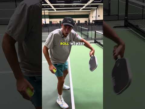 Backhand Flick vs ROLL in pickleball! #pickleball #pickleballtips