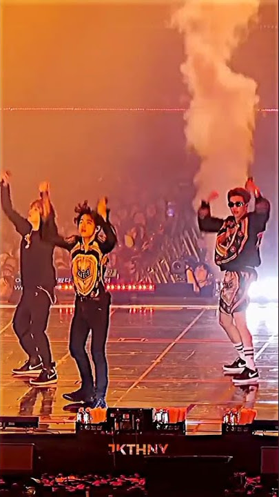 OMG taehyung body roll is killing me🤩😈💜 #Shorts