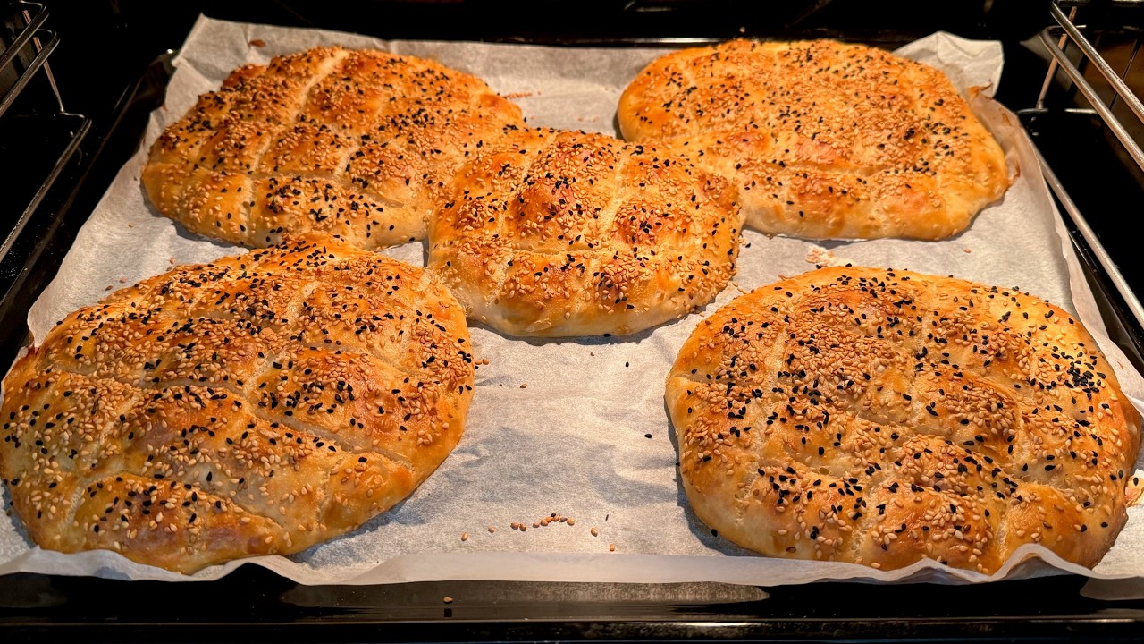 HAMUR YOĞURMAK YOK ❗️EN KOLAY RAMAZAN PİDESİ TARİFİ 🥖DIŞI ÇITIR İÇİ YUMUŞACIK 😍 Çiçekintarifleri HAMUR YOĞURMAK YOK ❗️EN KOLAY RAMAZAN PİDESİ TARİFİ 🥖DIŞI ÇITIR İÇİ YUMUŞACIK 😍 Çiçekintarifleri
