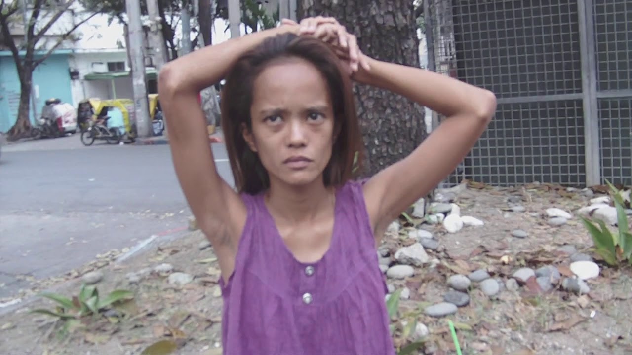 Homeless Girl Still Walks The Streets Of Manila Youtube