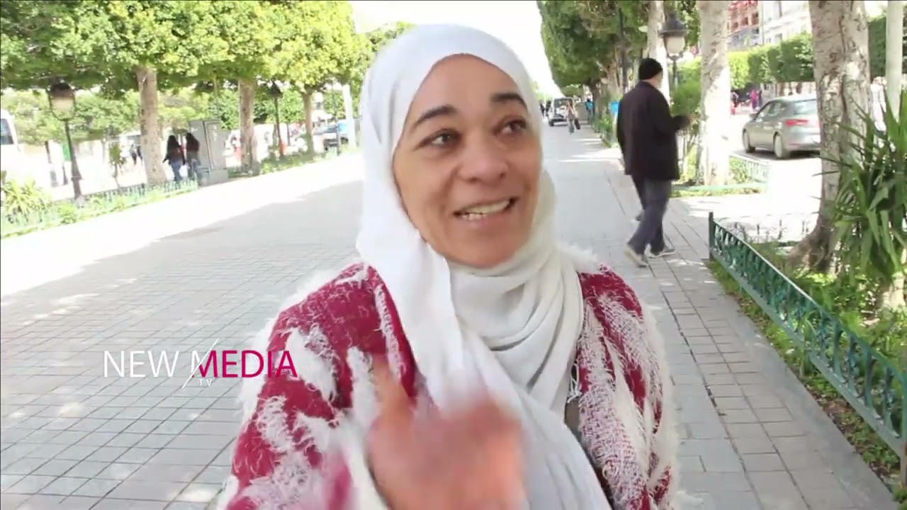 عندما تحرض الزوجة زوجها على عائلته ..  زوجات أخوتي أثرو عليهم.. يحبوا يورثو والدي وهو حي 😮