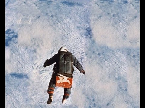 Flat Earth - 1960 Joseph Kittinger 19.47 miles skydive proves the Earth is flat