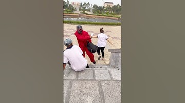 Tên cướp liều lĩnh cướp ban ngày gặp cảnh sát và cái kết Robber meets police @LongGiang77