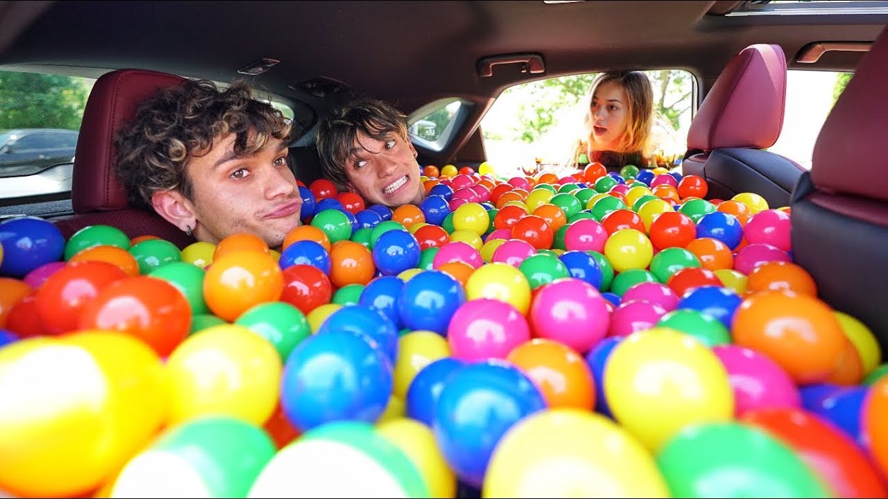 BALL PIT PRANK IN MY GIRLFRIENDS CAR