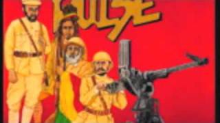 Watch Steel Pulse Steppinout video