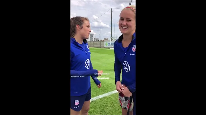 Kelley O'Hara & Lindsey Horan speak French