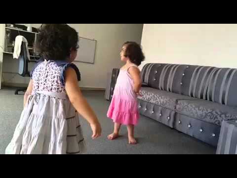 جنى تعلم اختها اسيل قصيده ولدي سيدي يا ابي قابوس