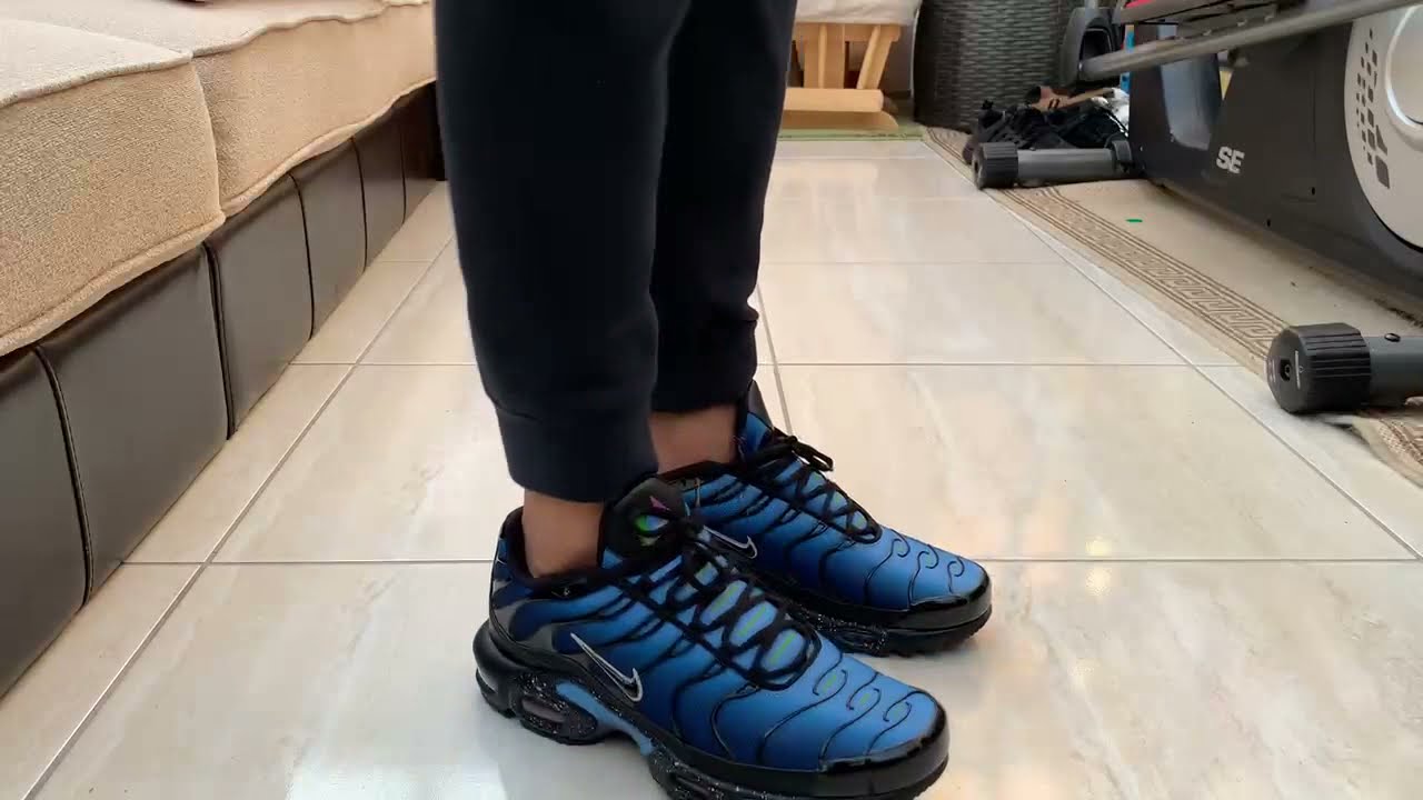 Nike TN Air max plus University Blue, Blue Gradient Quick ON Feet - YouTube