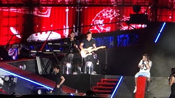 Louis Introduces the Band. One Direction. Lincoln Financial Field. Philadelphia. 8.13.14