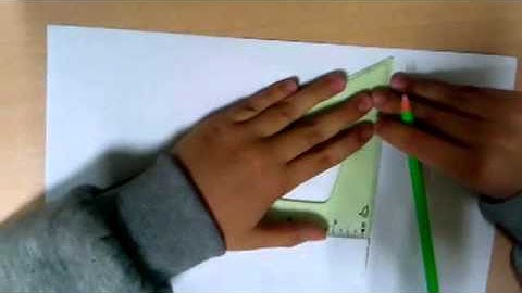 Tracer un carré de côté 7cm avec la règle et l