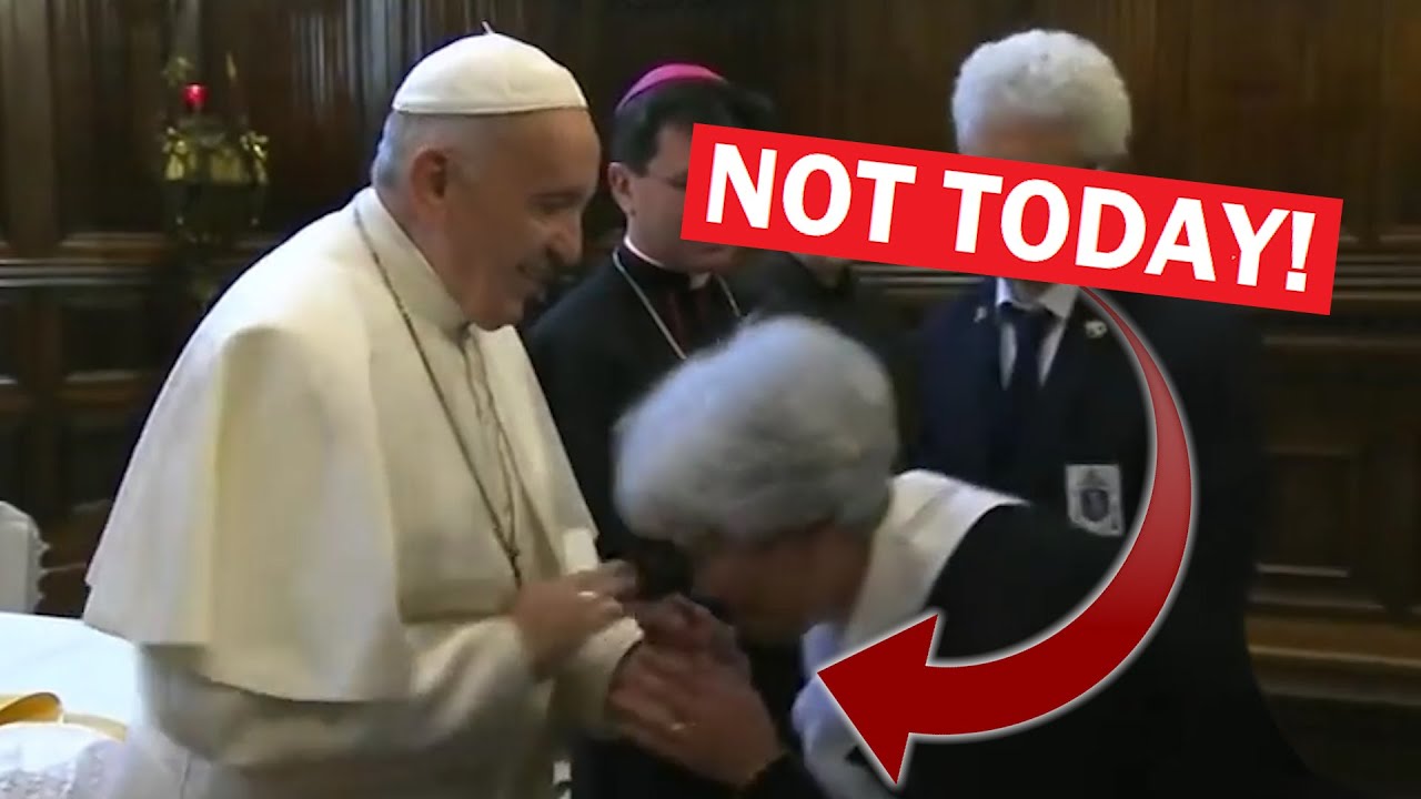 Pope Francis REJECTS CATHOLICS Trying to Kiss His Ring! Who Does He