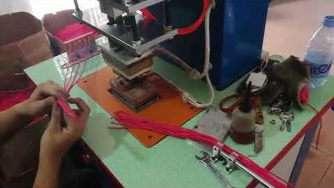 Semi-automatic shoelace tipping machine without tipping film