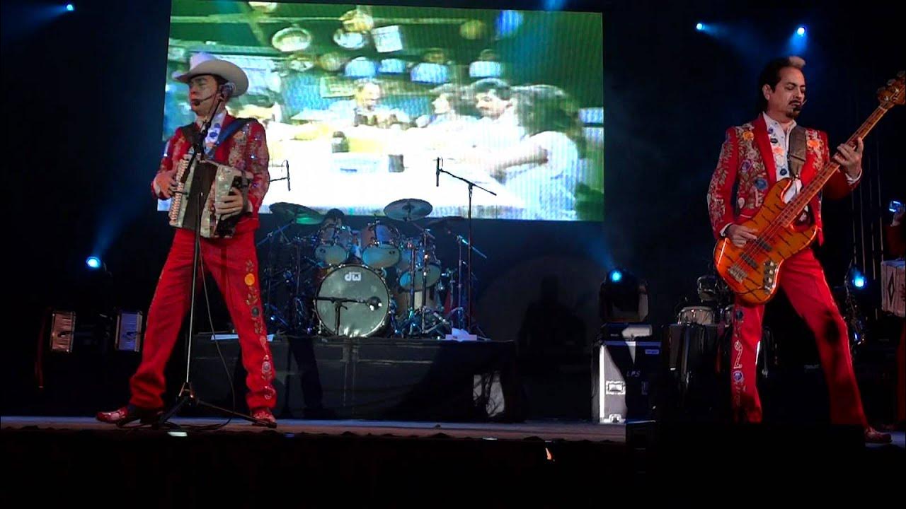 Los Tigres Del Norte Tres Veces Mojado Los Tigres Del Norte ( Tres Veces Mojado ) Nashville, TN 2011 [ HD