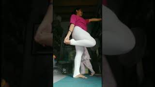 Big mama do Yoga #20101228
