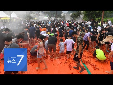 입추에도 전국은 35도 찜통더위…피서지마다 인파 '가득'